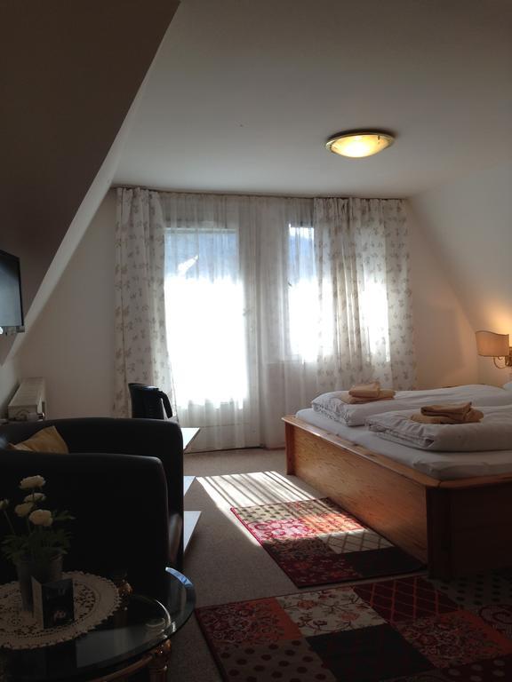 Doppelzimmer - Dachgeschoss mit Balkon und Blick auf beide Burgen